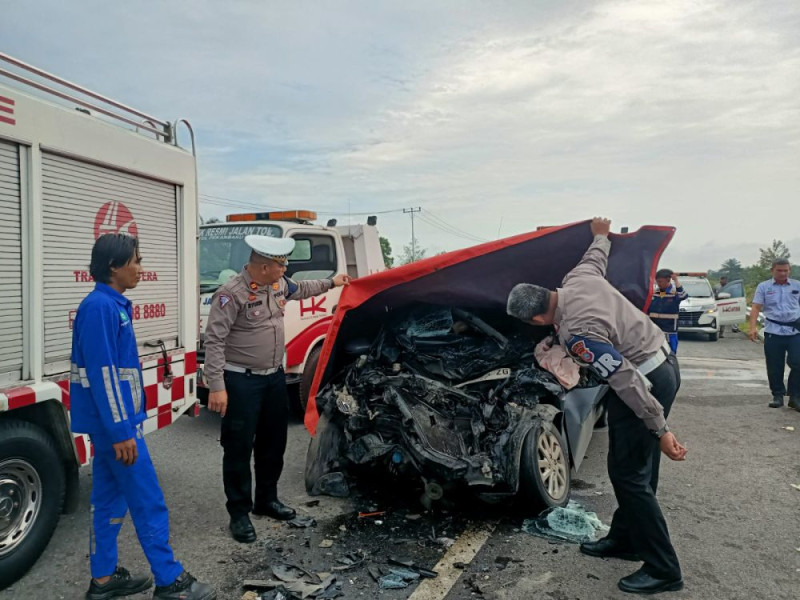 Tragis! Tiga Nyawa Melayang dalam Tabrakan Maut di Tol Pekanbaru-Dumai