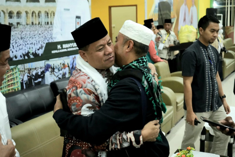 Sambut Jemaah Haji Kuansing  Bupati Harapkan Jemaah Haji Kuansing Jadi Panutan Masyarakat