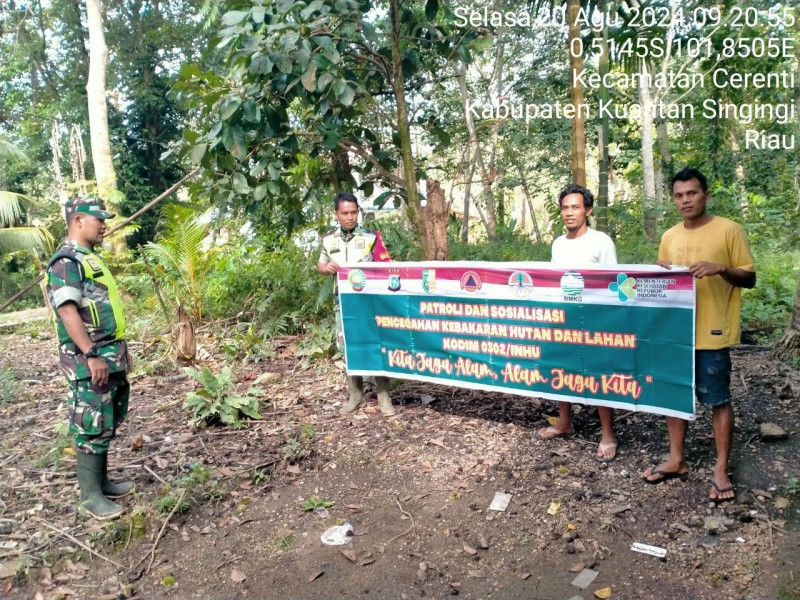 Cegah Karhutla Babinsa Koramil 06/Cerenti Kodim 0302/Inhu di Desa Sikakak Laksanakan Patroli Dan Sosialisasi Rutin  