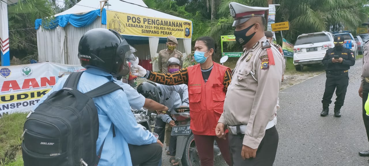 Antisipasi Arus Mudik, Polsek Pangkalan Kerinci Masih Jaga Perbatasan