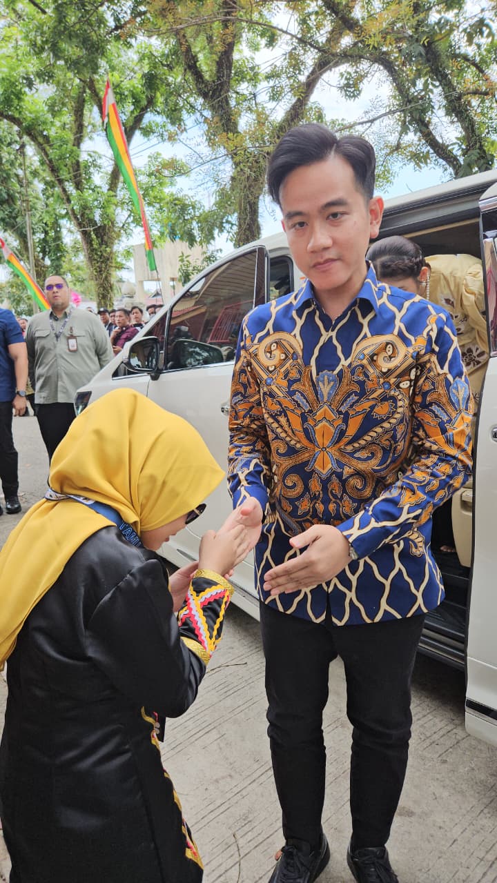 Tak Menyangka Jadi Orang Pertama Menyambut Wapres Gibran Di Pancang Star