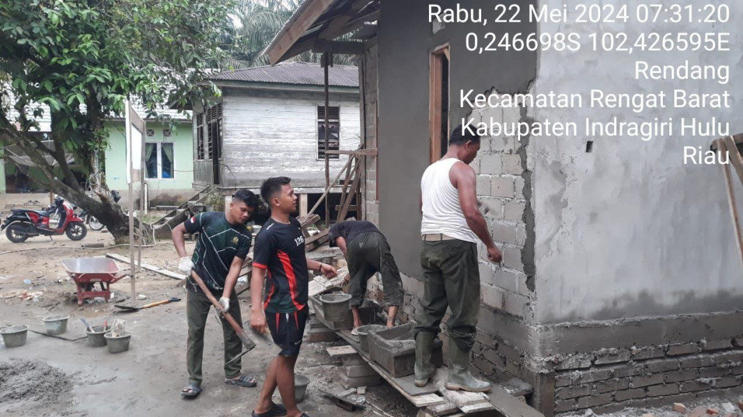 Kodim 0302/Inhu Bantu Pembangunan Rumah di Desa Redang dalam TMMD Ke-120
