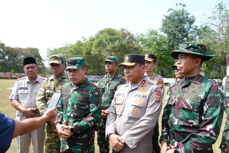 Kompak Bangun Desa,  Bupati Kuansing Hadiri Penutupan TMMD ke-127 Bersama Pangdam dan Kapolda Riau