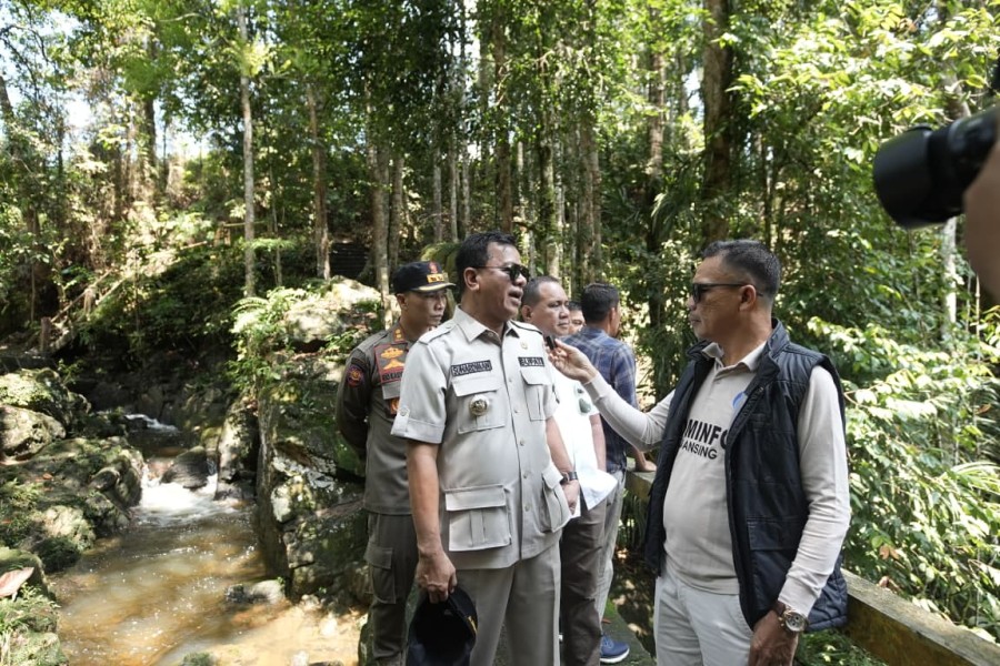 Bupati Kuansing Suhardiman Menggelar Sidak di Kawasan Wisata Air Terjun Guruh Gemurai Kuantan Mudik 