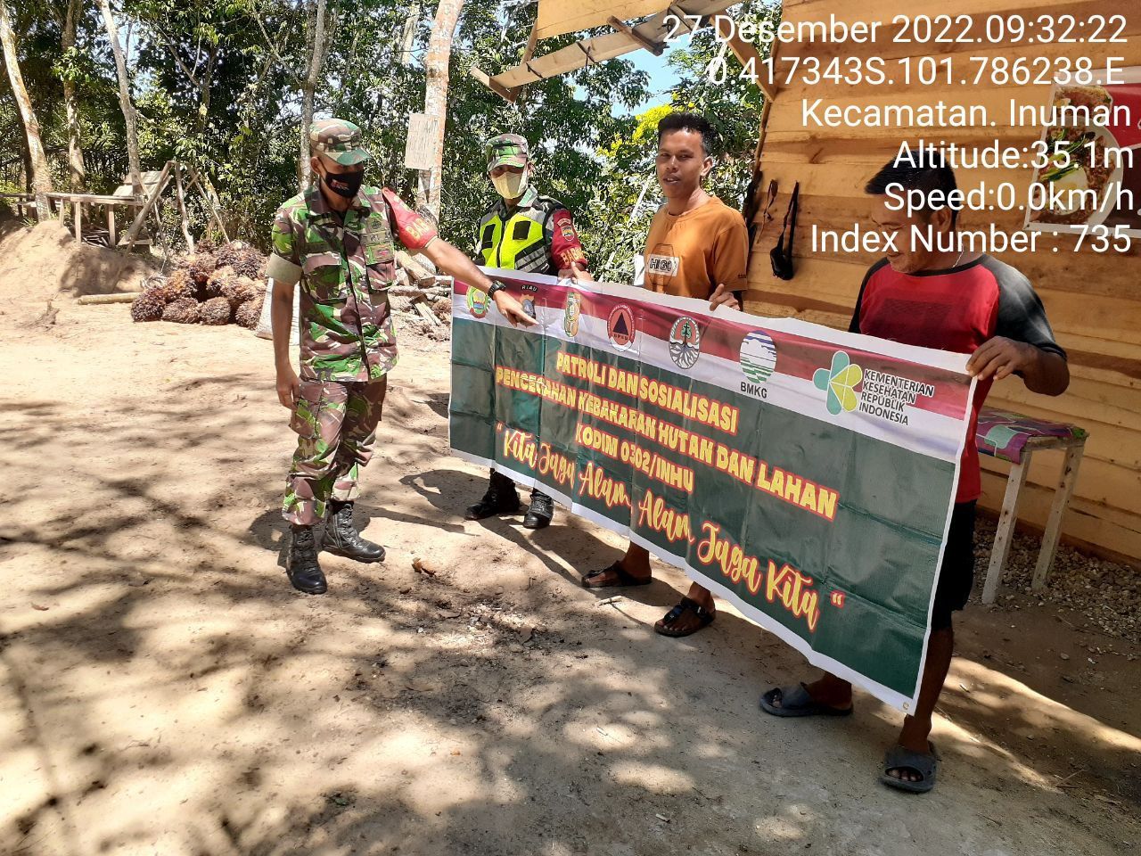 Babinsa Koramil 06/Cerenti Kodim 0302/Inhu Laksanakan Sosialisasi Dan Patroli Untuk Cegah Kebakaran Hutan Dan Lahan di Pulau Busuk 