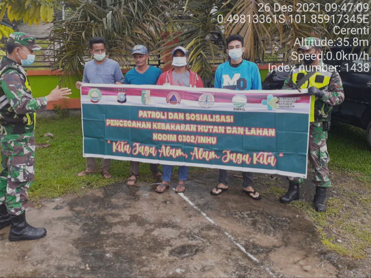 Upaya Babinsa Koramil 06/Cerenti Kodim 0302/ Inhu Laksanakan Patroli Untuk Cegah Kebakaran Hutan Dan Lahan di Koto Cerenti Kecamatan Cerenti