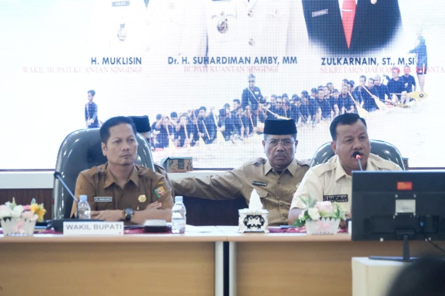 Pimpin Rapat Realisasi Fisik Dan Keuangan Kuansing 2025,  Bupati Tekankan Kinerja Perangkat Daerah.