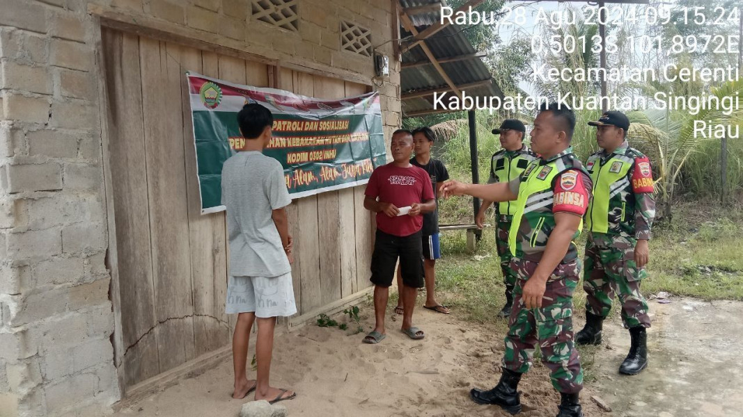 Cegah Karhutla Babinsa Koramil 06/Cerenti Kodim 0302/Inhu Laksanakan Patroli Dan Sosialisasi Rutin Di Wilayah Binaan Desa Pesikaian 