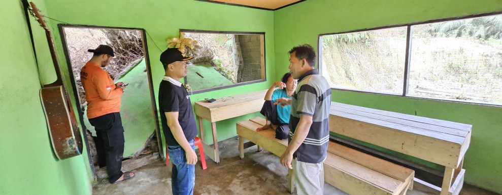 Rumah Warga Jalur Parah Ambruk Di Terjang Longsor;  Camat Dan BPBD Langsung Tinjau, PT SBL Siap Bantu Warga