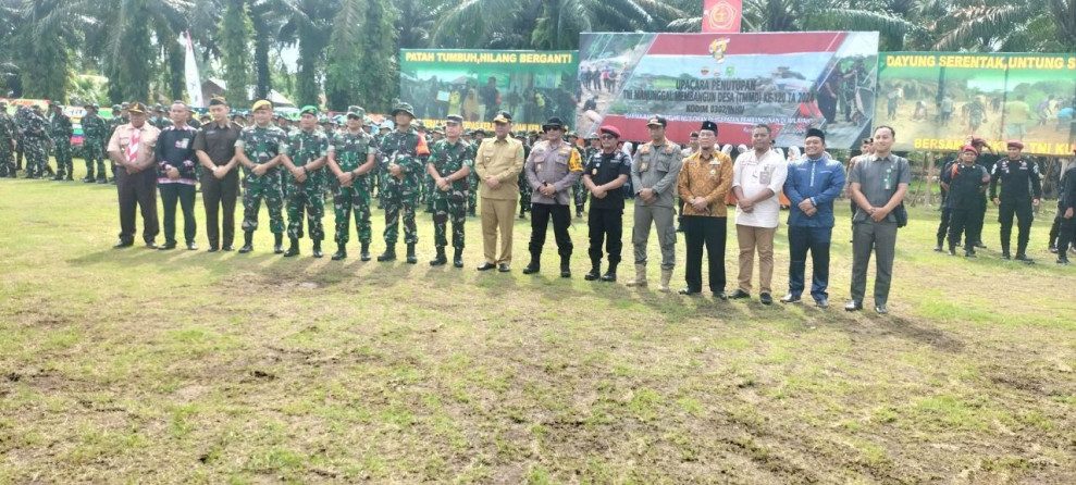 Penutupan Program Satgas TMMD Ke-120  Kodim 0302/Inhu Melaksanakan Kegiatan Bansos Di Desa Redang