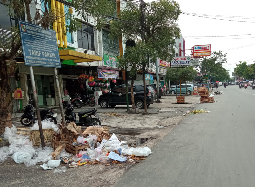 Tumpukan Sampah Kembali Terlihat di Pekanbaru, Proses Pembongkaran Terganggu karena Kerusakan Alat Berat di TPA Muara Fajar