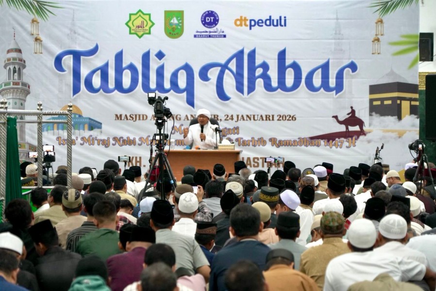 Tabligh Akbar di Masjid Annur Riau: Aa Gym Kupas Tuntas Akhlak sebagai Kunci Kebahagiaan Dunia Akhirat