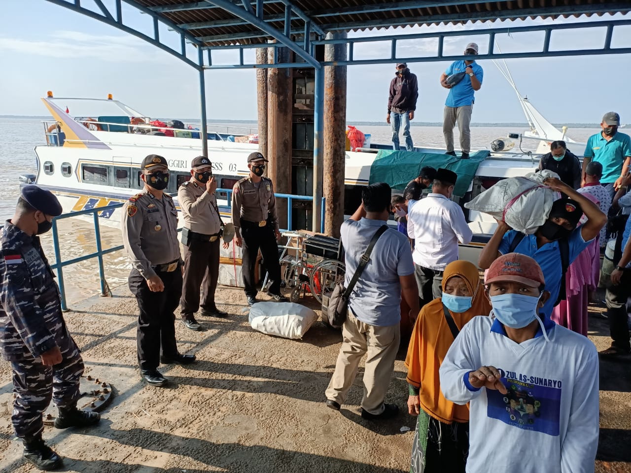 Polsek Kuala Kampar Pantau Prokes Covid-19 di Keramaian Teluk Dalam