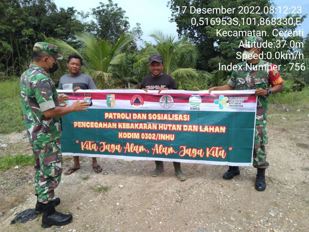 Babinsa Koramil 06/Cerenti Kodim 0302/Inhu Laksanakan Patroli Untuk Cegah Kebakaran Hutan Dan Lahan di Kompe Berangin 