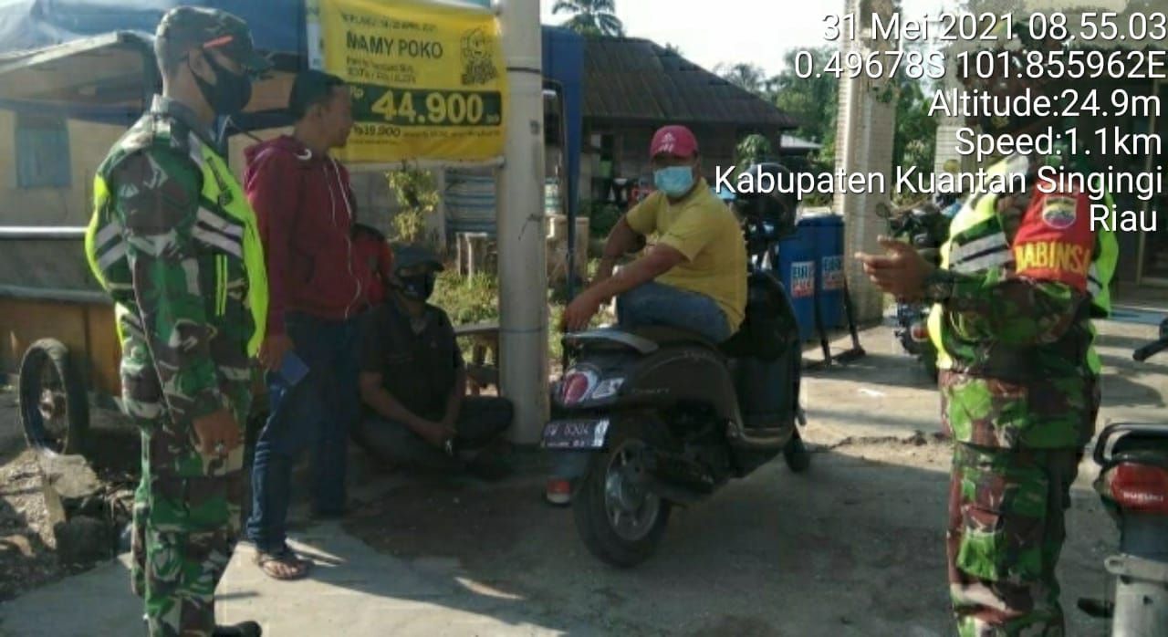 Serda Ridwan Effendi, Babinsa Koramil 06/Cerenti Edukasi Pencegahan Penyebaran Covid-19