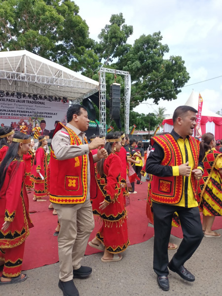 Jaga Kebhinekaan;  Bupati Kuantan Singingi Hadiri Pergelaran Partisipasi Forum Pembauran Kebangsaan dalam Rangka Festival Pacu Jalur Tradisional