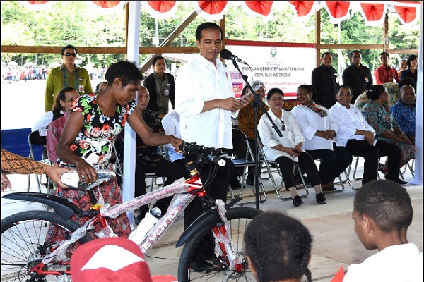 Jokowi Beberkan Alasan Sering Bagi-bagi Sepeda di Sejumlah Acara