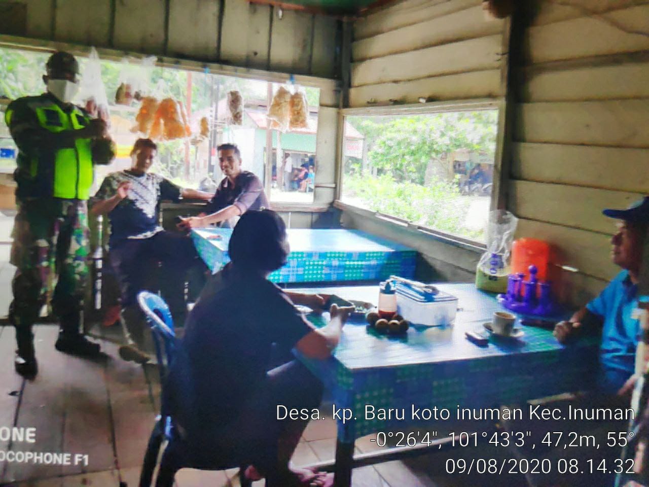 Pentingnya Komsos Ke Masyarakat, Inilah Yang Dilakukan Babinsa Serda Hendriswan Anggota Koramil 06/Cerenti Dim 0302/Inhu.