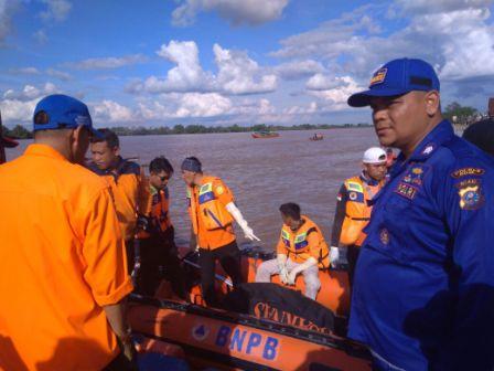 Kecelakaan Pompong, Nelayan Reteh Inhil Ditemukan Tewas Mengapung di Perairan Batang Gangsal