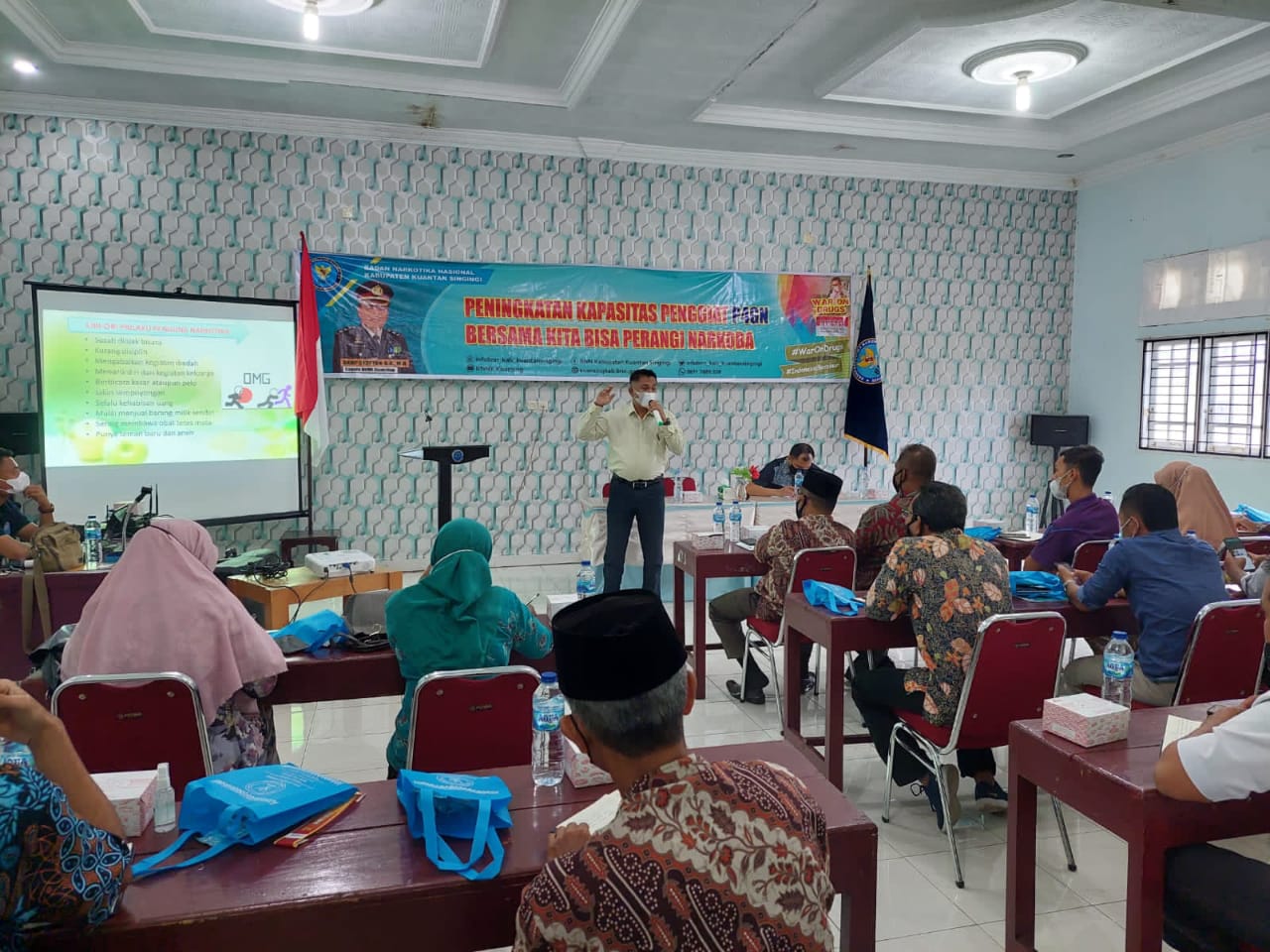 Polres dan BNNK Kuansing Lakukan Bimtek P4GN Terhadap Penggiat Pendidikan