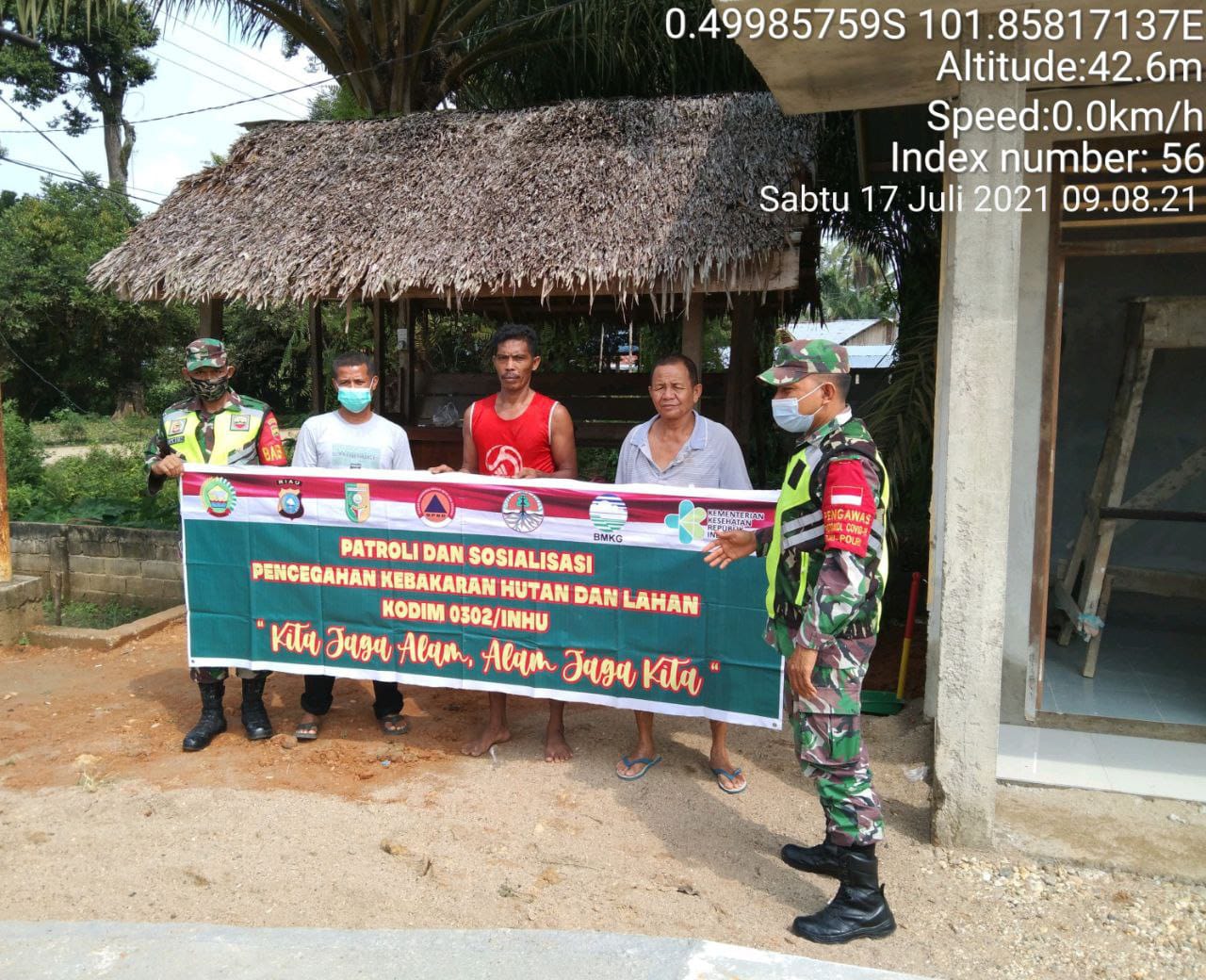 Koramil 06/Cerenti Terus  Sosialisasikan Dan Patroli Tentang Bahaya Karhutla Di Wilayah Binaannya Desa Sikakak Kecamatan Cerenti Kabupaten Kuansing