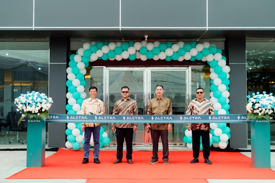 Dorong Mobil Listrik ke Sumatera, Aletra Launching Dealer 3S di Pekanbaru