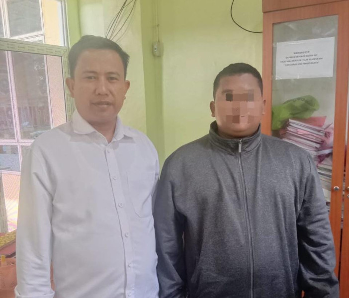 Guru Ponpes di Rohul Menyerahkan Diri ke Polisi Usai Cabuli Siswanya