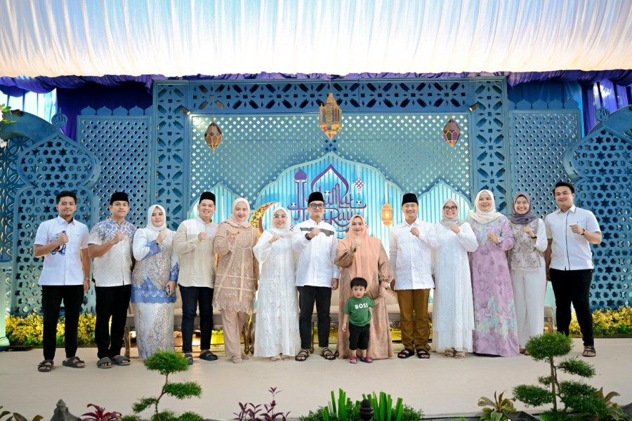 Ribuan Masyarakat Hadiri Open House Bupati Kasmarni di Desa Muara Basung