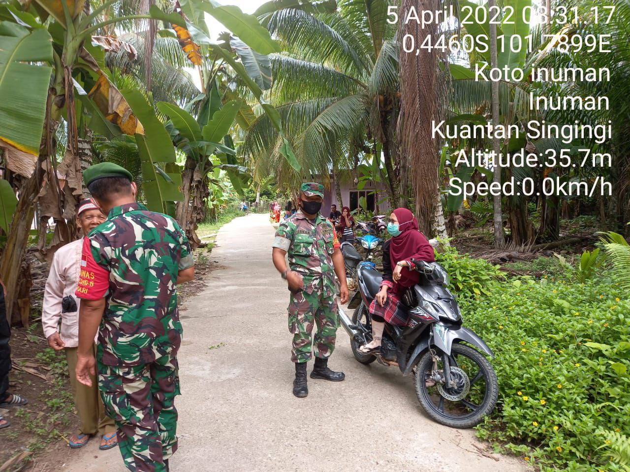 Safriansyah Putra Nasution Babinsa Koramil 06/Cerenti Kodim 0302/Inhu Tekankan Kepada Masyarakat Agar Patuhi Anjuran Prokes Dikeramaian atau Tempat Umum