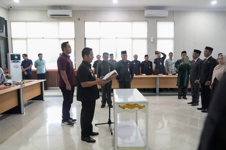 Wabup Kuansing H Muklisin Lantik Pejabat Administrasi dan Fungsional di lingkungan Pemerintah Kabupaten Kuantan Singingi