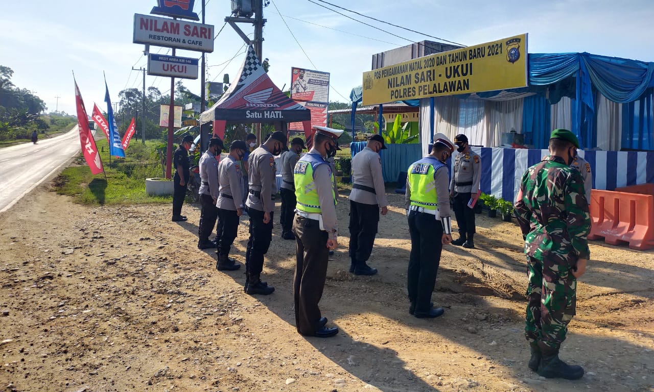 Kapolsek Ukui Kontrol dan Pimpin Apel Pagi Personil Pos Ops Lilin Lancang Kuning 2020