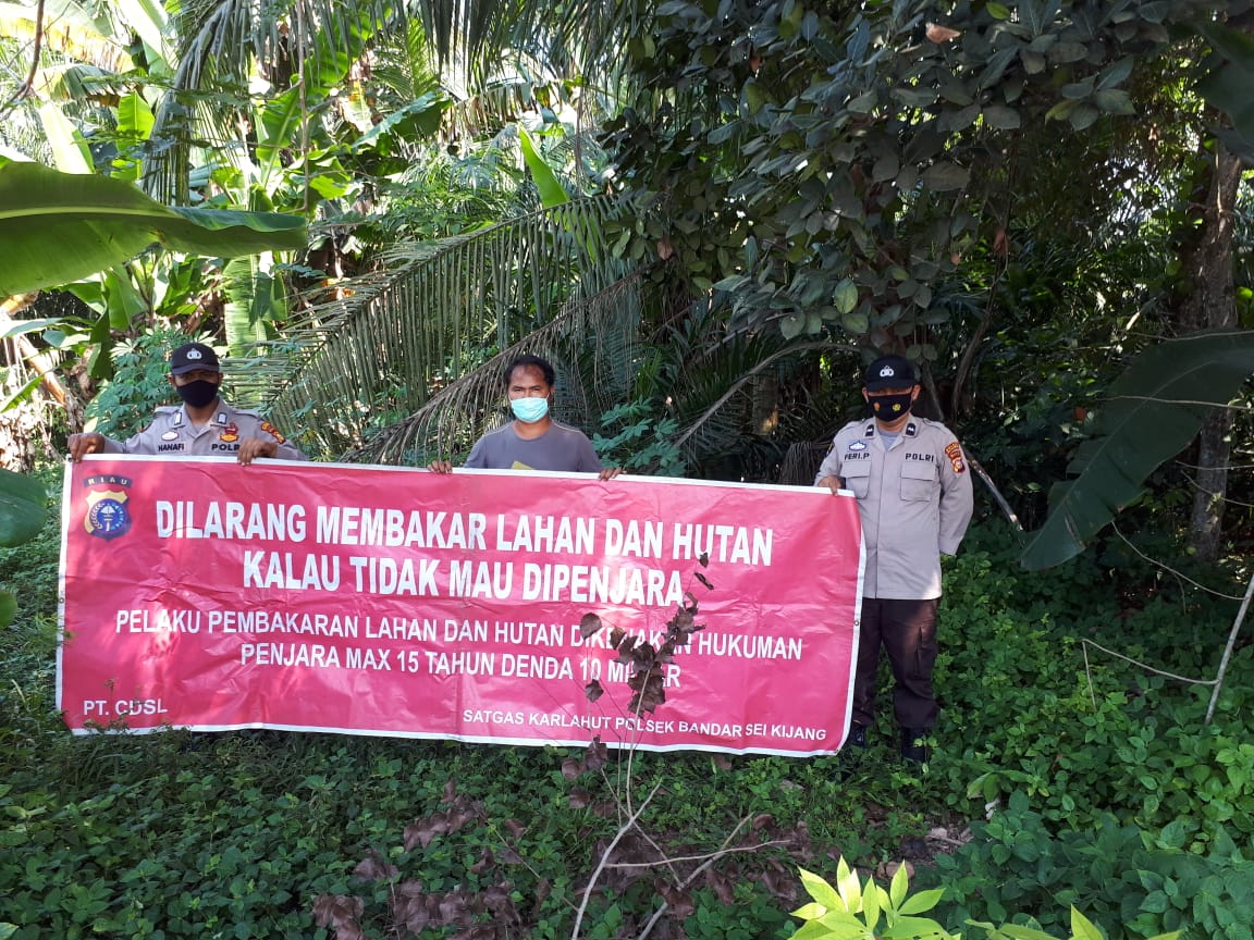 Polsek Bandar Sei Kijang Patroli Antisipasi Karhutla di Lubuk Ogung