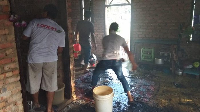 Warga Histeris Lihat Balita yang Sedang Terlelap di Ayunan Saat Rumahnya Kebakaran