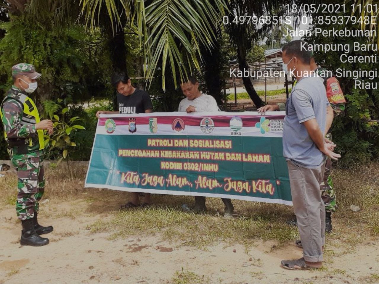 Babinsa Koramil 06/Cerenti Kodim 0302/Inhu Cegah Kebakaran Hutan Dan Lahan Proaktif Laksanakan Patroli Dan Sosialisasi