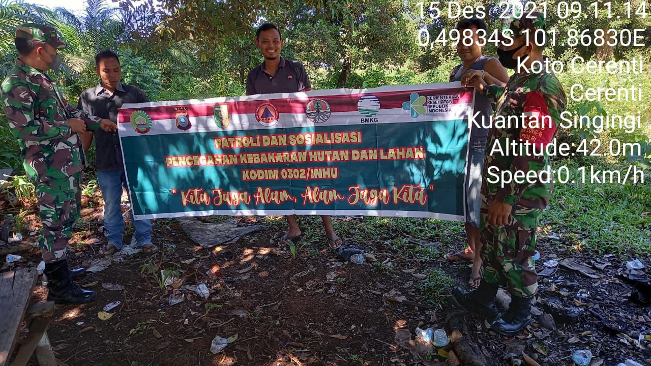Cegah Karhutla Babinsa Koramil 06/Cerenti Kodim 0302/Inhu, Kopda  Irwan Gencarkan Sosialisasi Bahaya Karhutla Kepada Warga