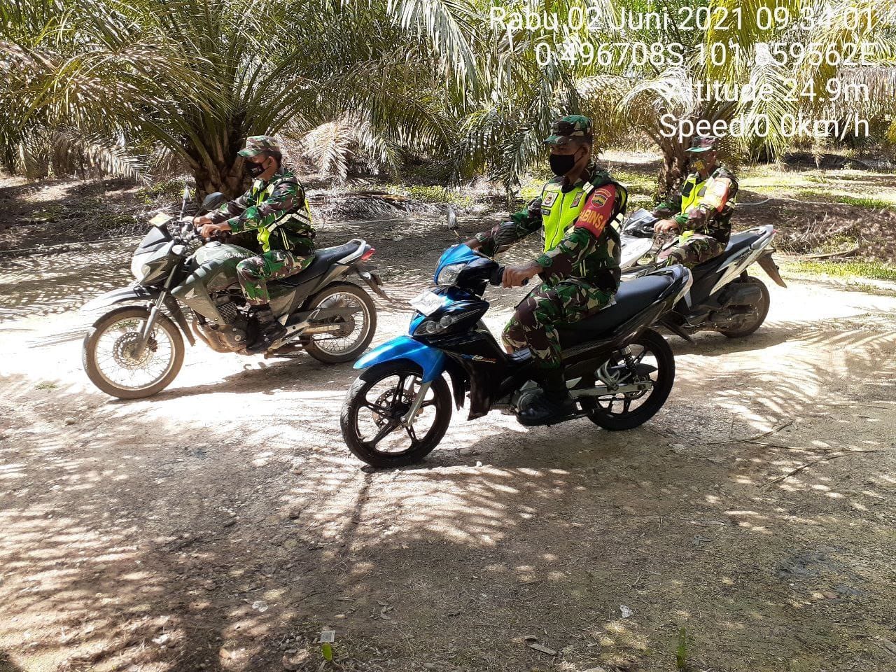 Koramil 06/Cerenti Terus  Sosialisasikan Dan Patroli Tentang Bahaya Karhutla Di Wilayah Binaannya di Desa Pulau Panjang Hilir