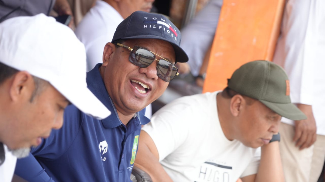 Hadir Di Hari Terakhir Pacu Benai  Selain Saksikan  Perpacuan Menarik , Bupati Juga Lihat Geliat Ekonomi Masyarakat