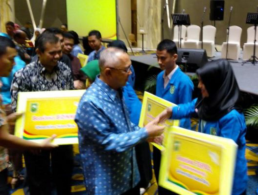 Mantap! 4.042 Mahasiswa Riau Terima Beasiswa 