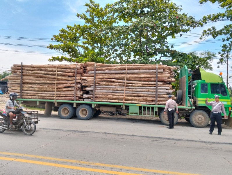 Polda Riau Gencarkan Edukasi dan Sosialisasi Penertiban Kendaraan ODOL
