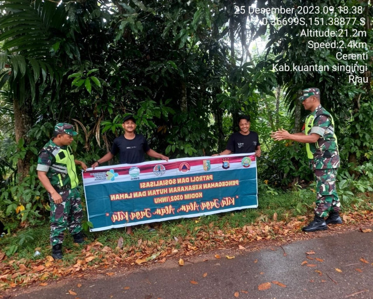 Di Desa Koto Cerenti Babinsa  Koramil 06/Cerenti Dim 0302/Inhu Rutin Laksanakan Patroli Dan Sosialisasi Karhutlah  Kepada Masyarakat