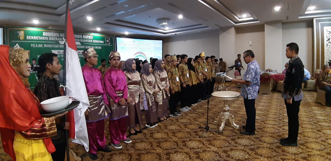 Bupati Kuantan Singingi Drs.H.Mursini,M.Si Kukuhkan Komisariat IPRY Di Yogyakarta.
