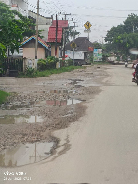 Audensi di Kelurahan Benai;  Warga Curhat Soal Kondisi Jalan Provinsi Yang Rusak Parah, Bupati Akan Koordinasikan Dengan Gubernur