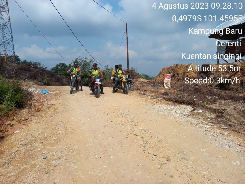 Para Babinsa Koramil 06/Cerenti Kodim 0302/Inhu Berikan Sosialisasi Dan Himbauan Tentang Bahaya Karhutla Kepada Warga Desa