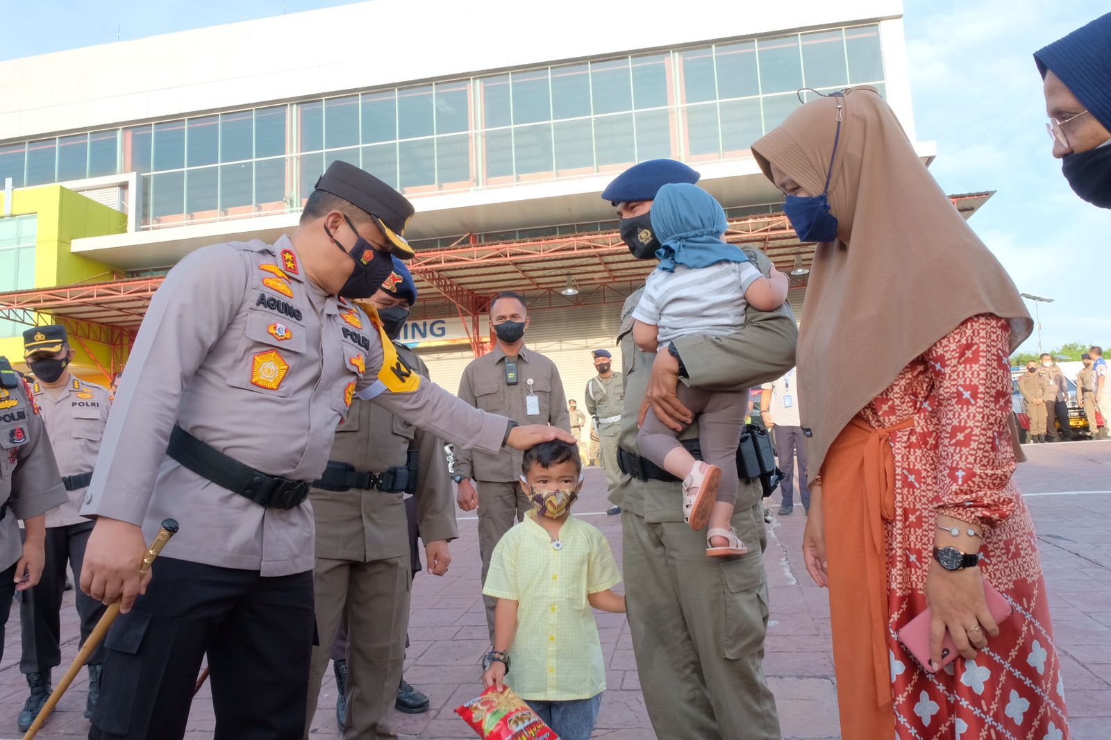 Lepas Keberangkatan Pasukan BKO Papua, Irjen Agung Setya : Selalu Waspada Potensi Ancaman