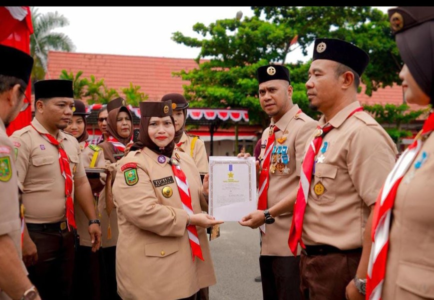 21 Tokoh Pramuka Bengkalis Raih Lencana Pancawarsa, Bupati Kasmarni Bangga