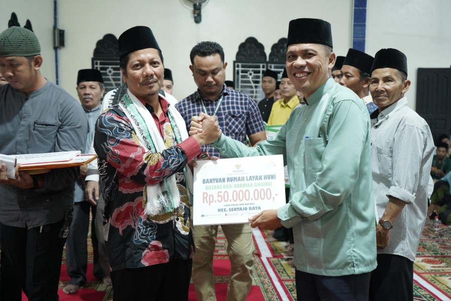 Safari Ramadhan;  Pemkab Kuansing Guyur Mesjid Dan Musholla Sentajo Raya Bantuan