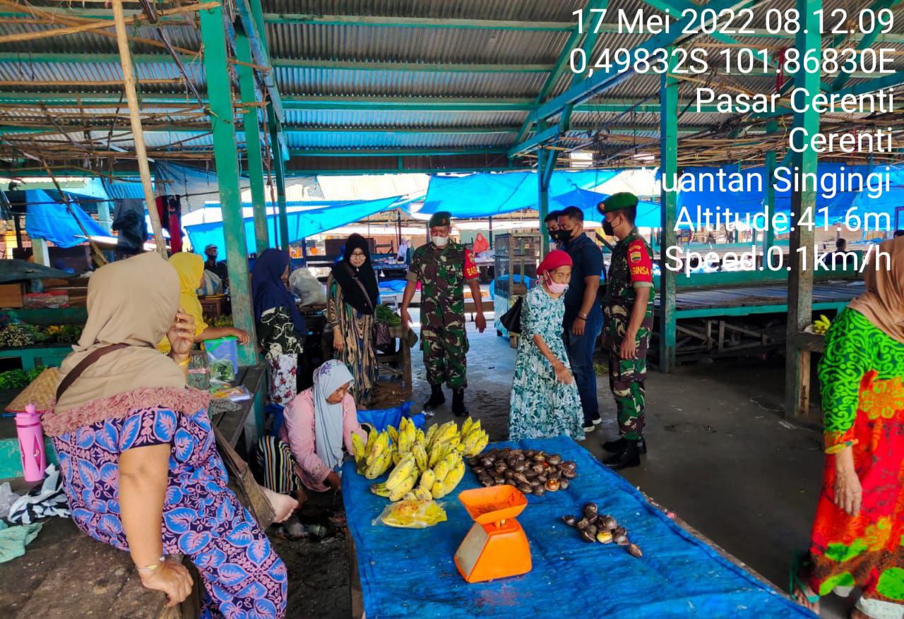 Babinsa Bersinergi Dengan Bhabinkamtibmas Polsek Cerenti Himbau Warga Patuhi Protokol Kesehatan Ditempat Umum