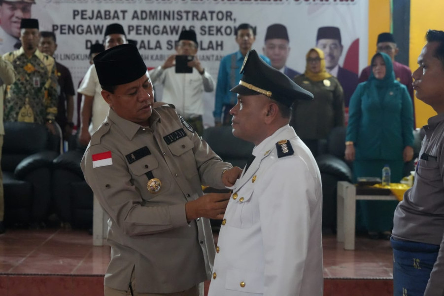 Optimalisasi Pelayanan Kepada Masyarakat  Bupati Lantik Camat dan Sejumlah Pejabat