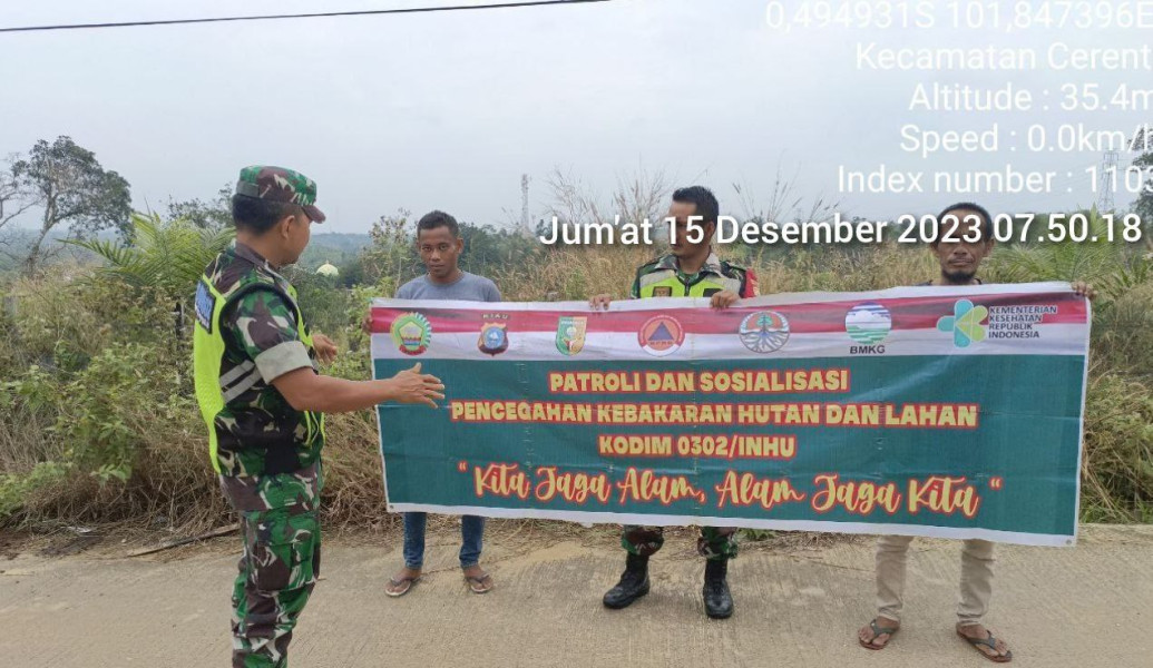 Sertu Firman Babinsa Koramil 06/Cerenti Kodim 0302/Inhu Laksanakan Patroli Karhutla