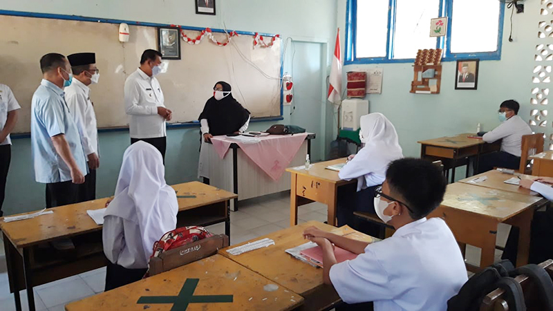 Wali Kota Pekanbaru Tinjau Pembelajaran Tatap Muka di Dua Sekolah